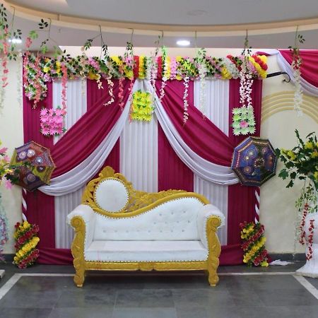 Shourya Hotel And Banquet Noida Exterior foto