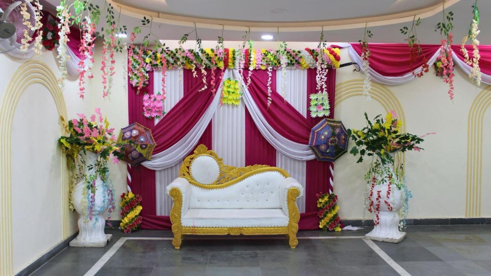 Shourya Hotel And Banquet Noida Exterior foto